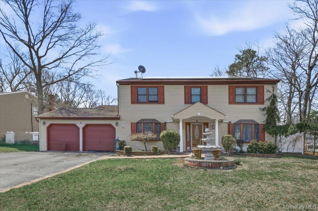 Photo of 4 Winding Lane, Islandia, NY 11749 (MLS # 987073)