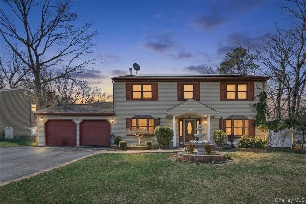 Photo of 4 Winding Lane, Islandia, NY 11749 (MLS # 987073)