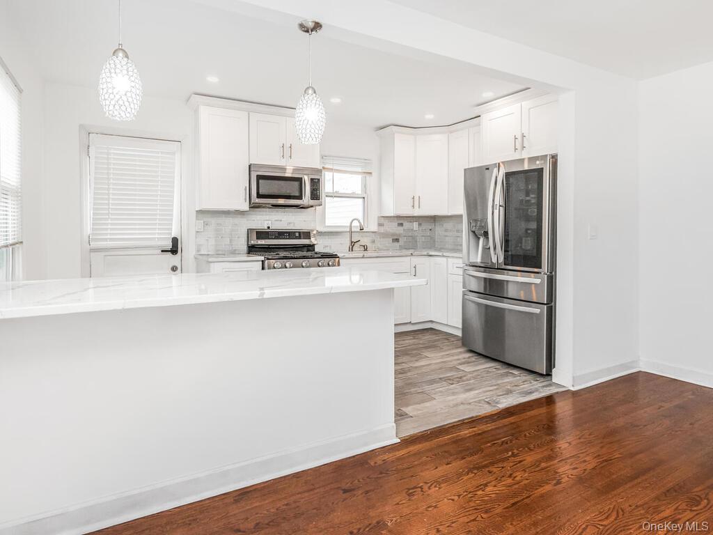 2096 Central Park Avenue