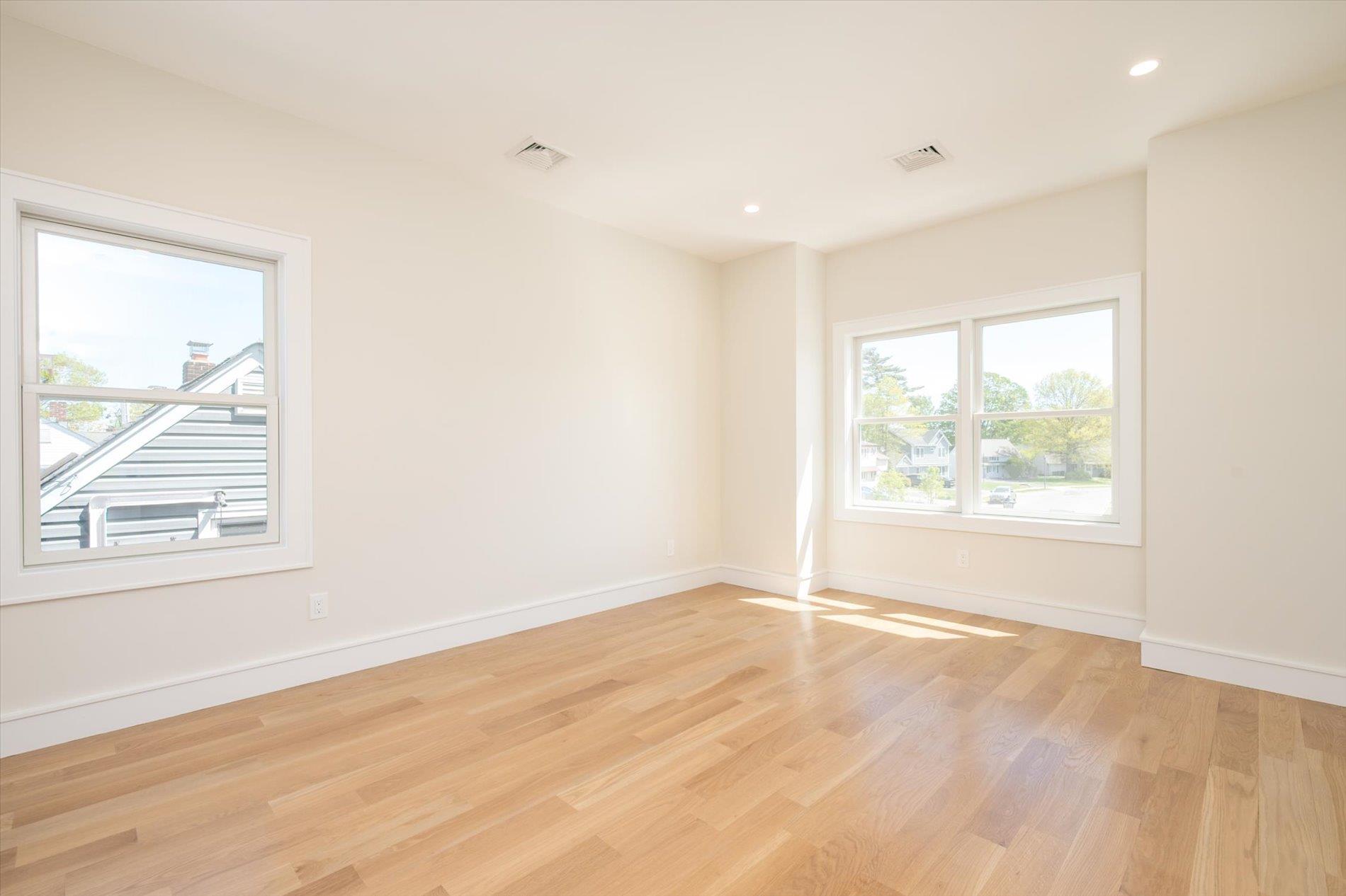 60 Ramble Lane, Levittown, New York image 31