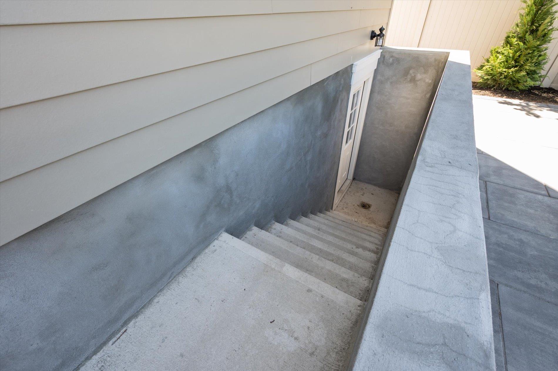 60 Ramble Lane, Levittown, New York image 34
