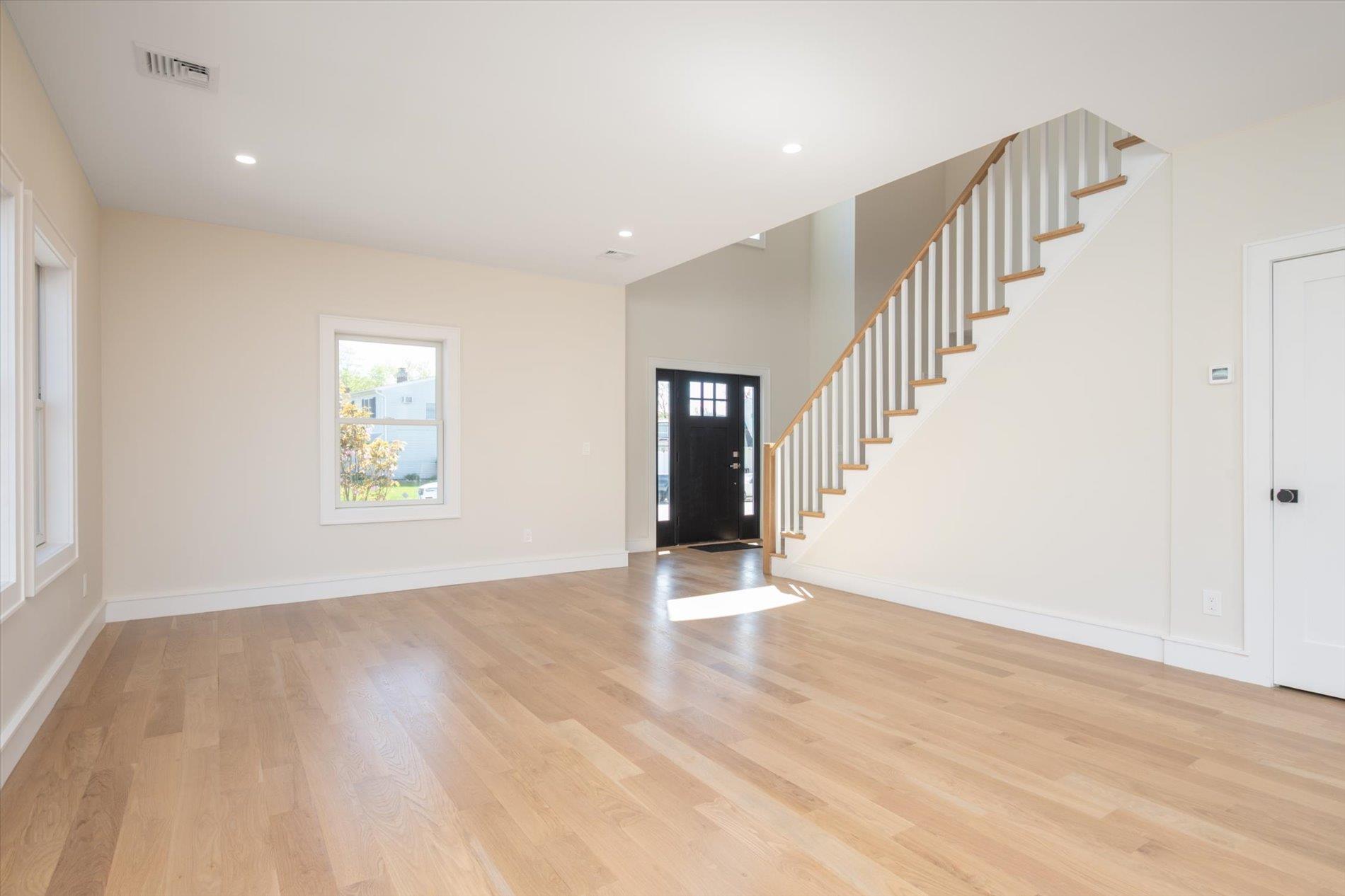60 Ramble Lane, Levittown, New York image 17
