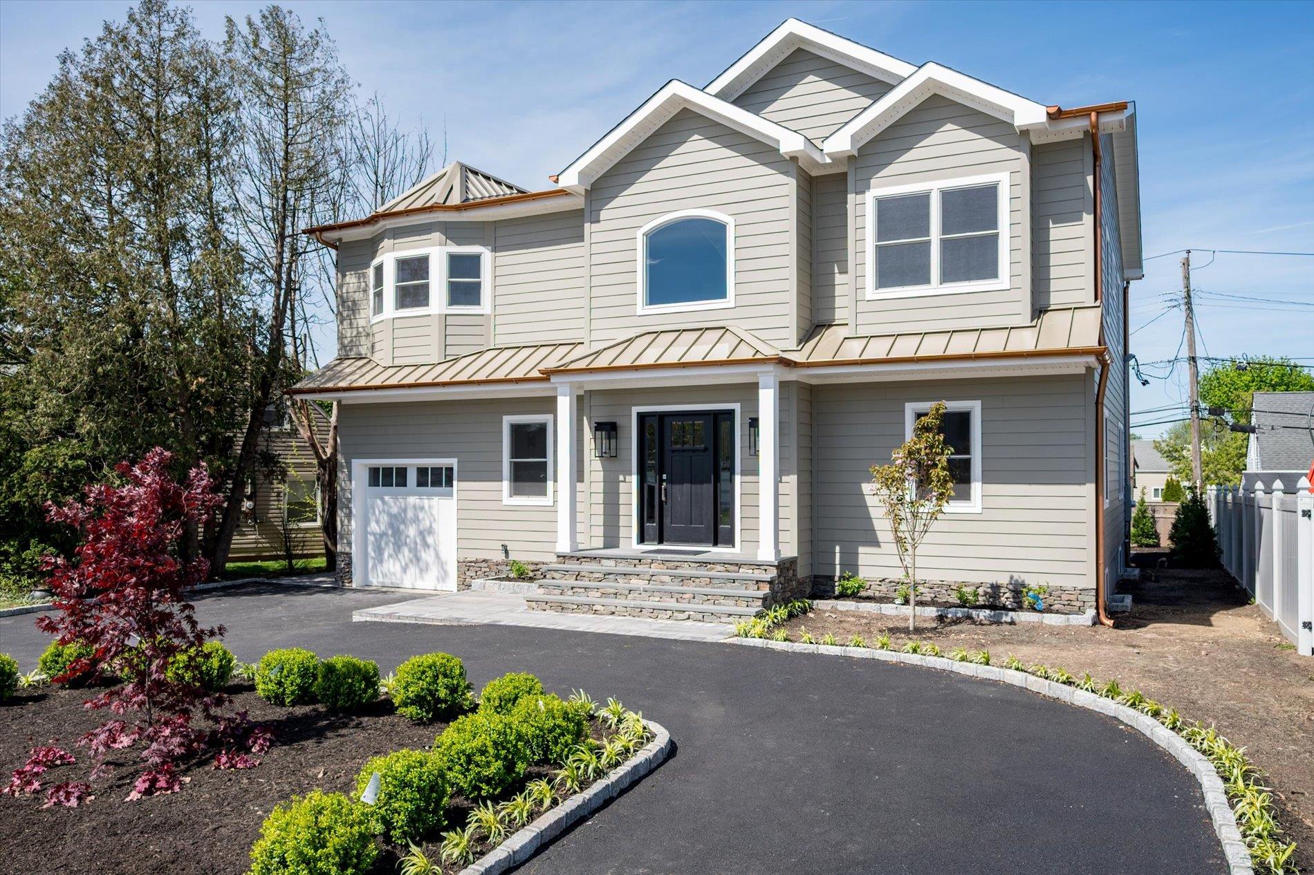 60 Ramble Lane, Levittown, New York image 3
