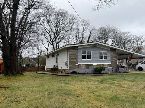 Photo of 76 Samuel Street, Ronkonkoma, NY 11779 (MLS # 969058)