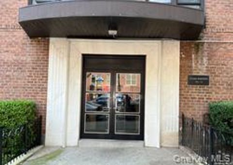 Photo of 102-12 65th Avenue #43C, Forest Hills, NY 11375 (MLS # 940400)