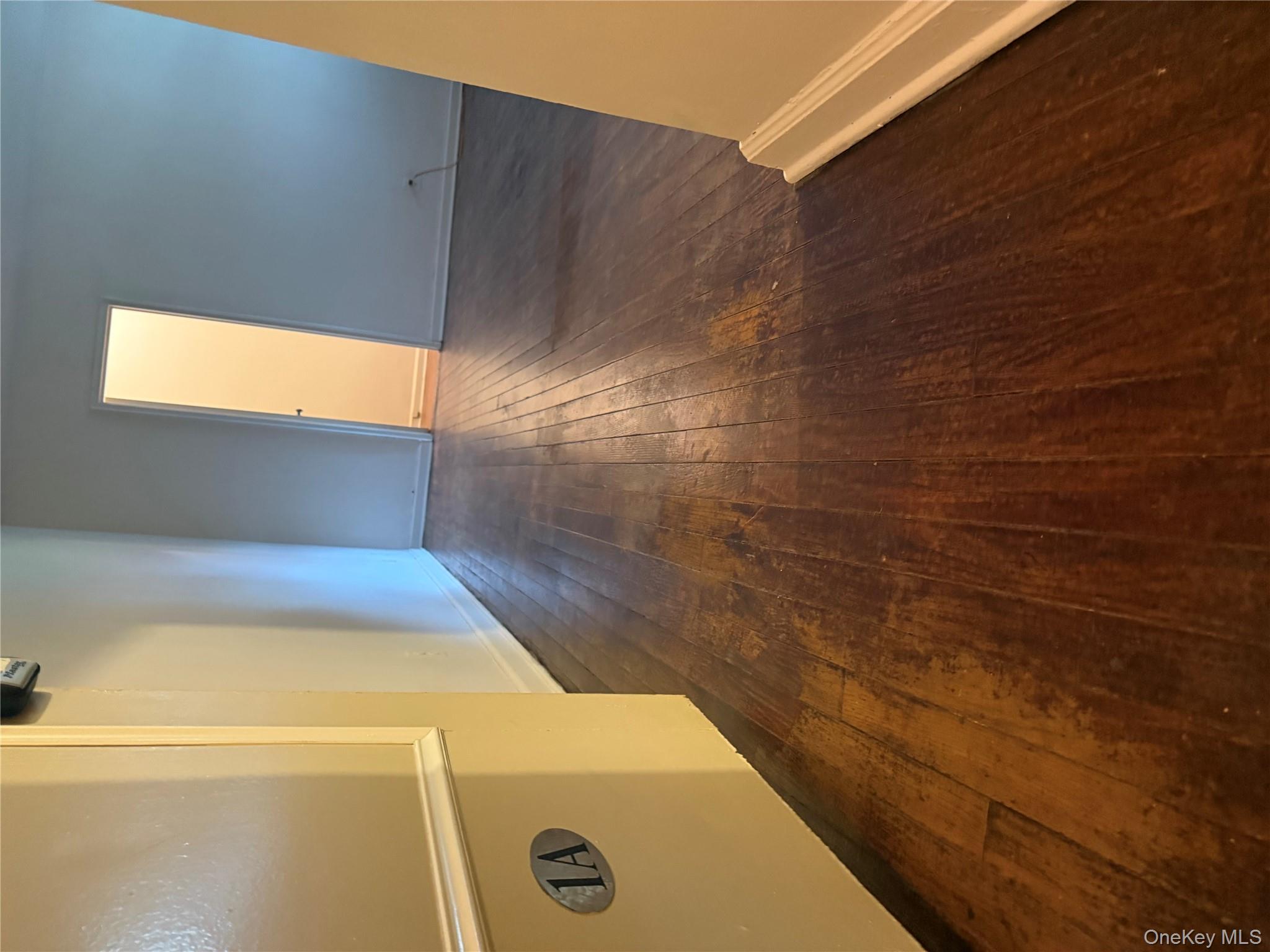 8 Bryant Crescent 1A