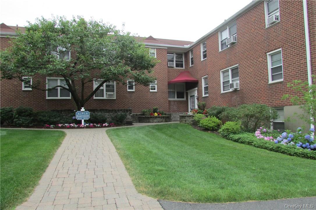 8 Bryant Crescent 1A