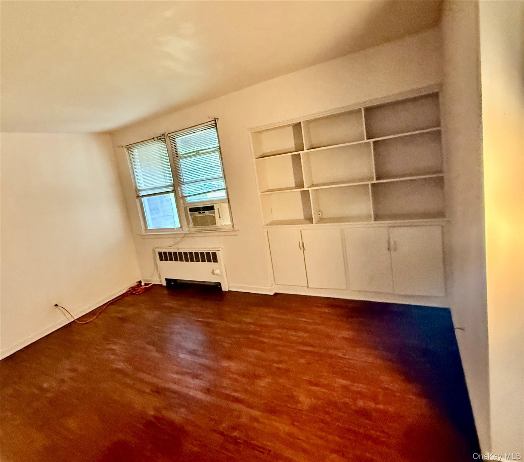 8 Bryant Crescent 1A