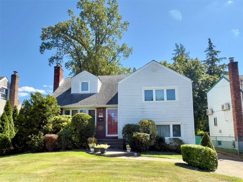 175 San Juan Avenue Albertson NY 11507