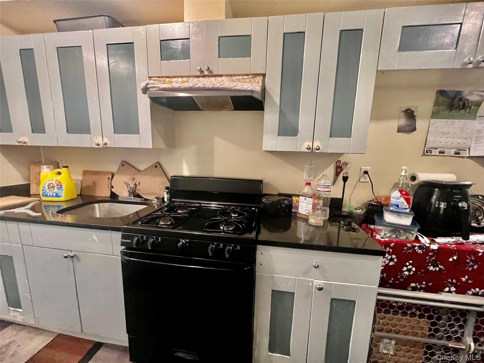 147 Scribner Avenue 1Fl-Retail; 2F-Apt; 3FlAp