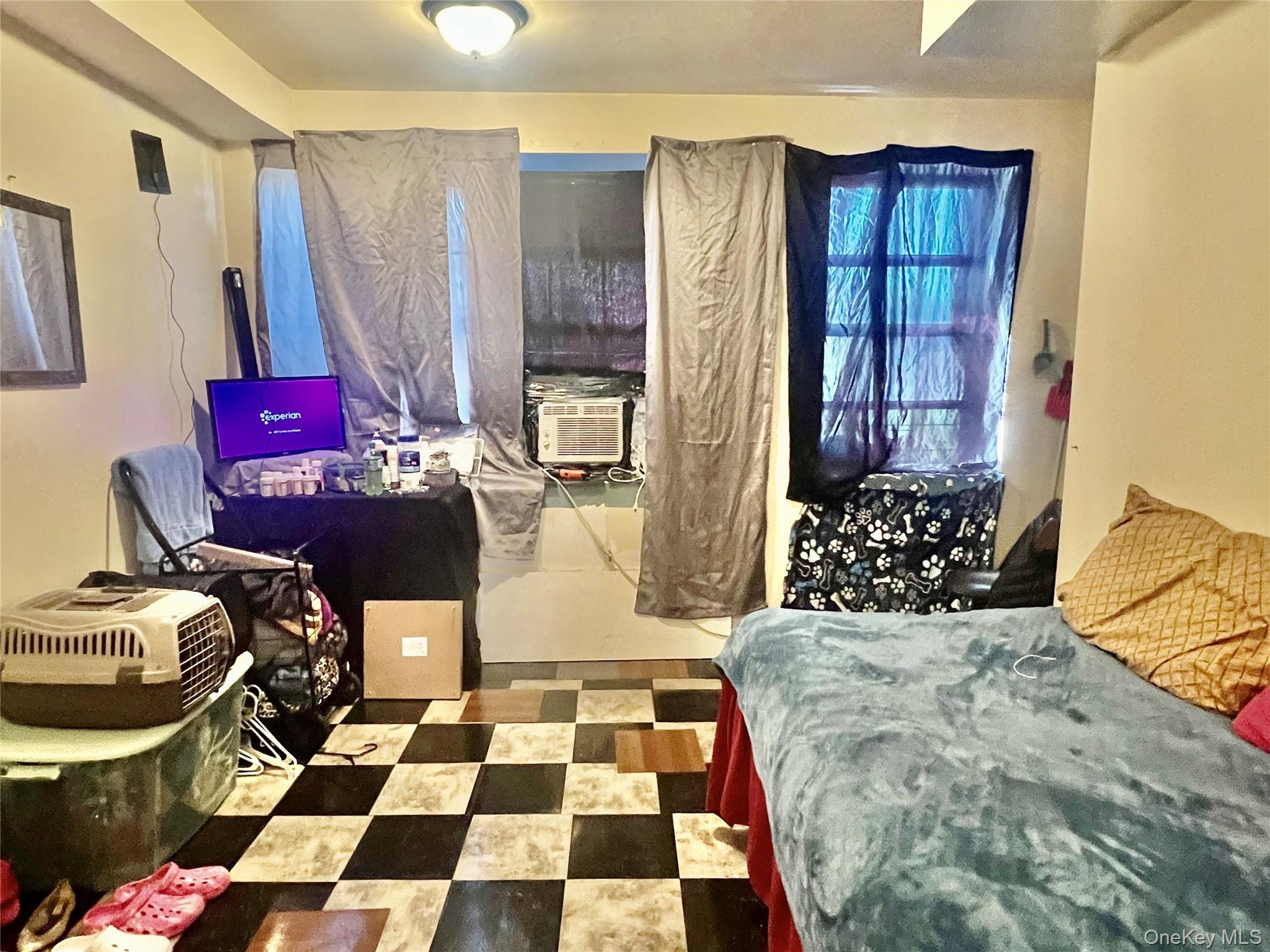 147 Scribner Avenue 1Fl-Retail; 2F-Apt; 3FlAp