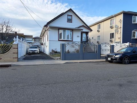 2518 Deerfield Road Far Rockaway NY 11691