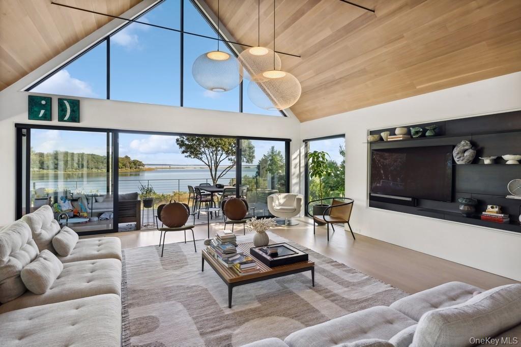 1080 Springs Fireplace Road