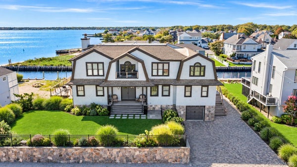 36 SHINNECOCK RD, EAST QUOGUE, NY 11942 - Image 42c7e43d41d96bcdaadddb9ef71fd0a0/299543996
