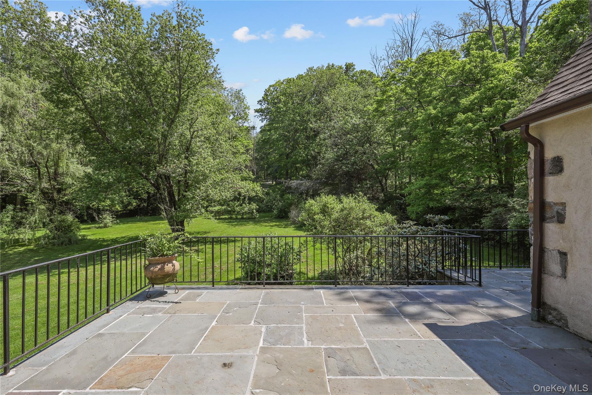 160 Long Ridge Road