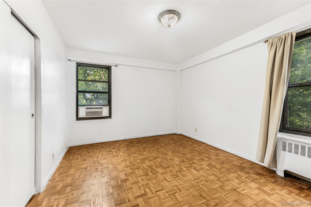 Photo of 171 Pearsall #3H, Mount Vernon, NY 10552 (MLS # 1051076)