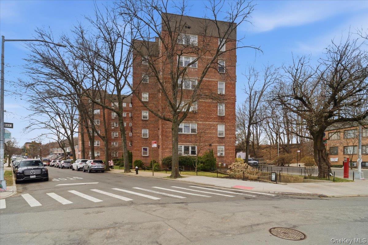 6692 Selfridge Street 4F