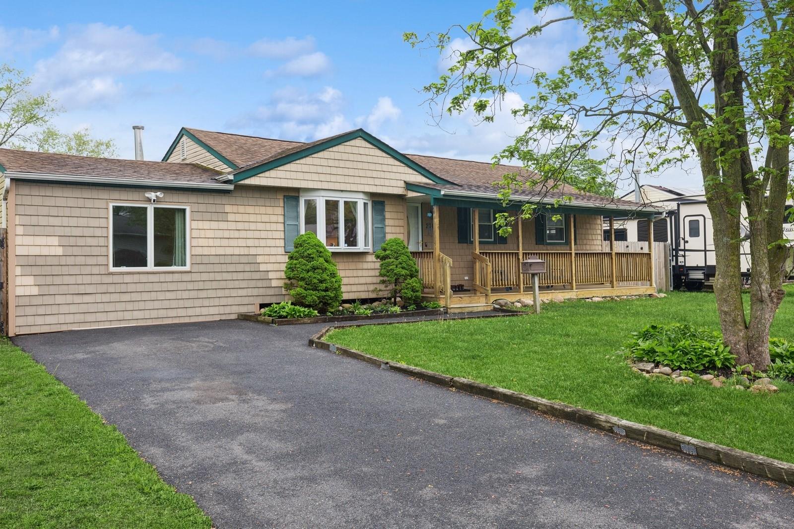 2707 Connecticut Avenue, Medford, New York image 28