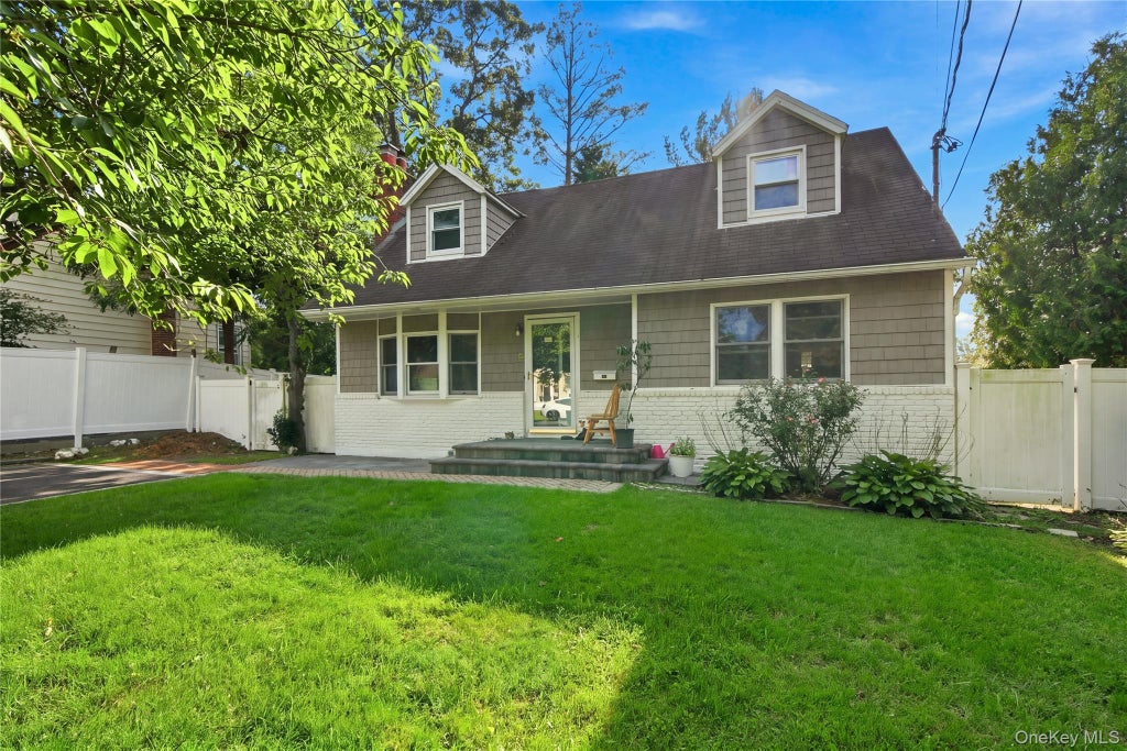 Photo of 15 Nathan Place, Huntington Station, NY 11746 (MLS # 1048705)
