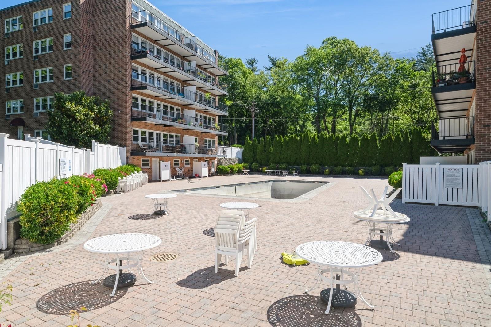 32 Pearsall Avenue #1C, Glen Cove, New York image 37