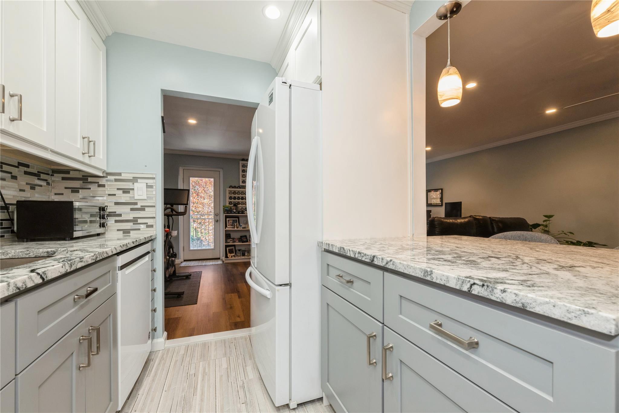 32 Pearsall Avenue #1C, Glen Cove, New York image 22