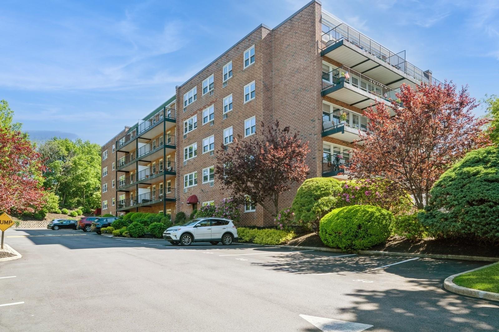 32 Pearsall Avenue #1C, Glen Cove, New York image 3