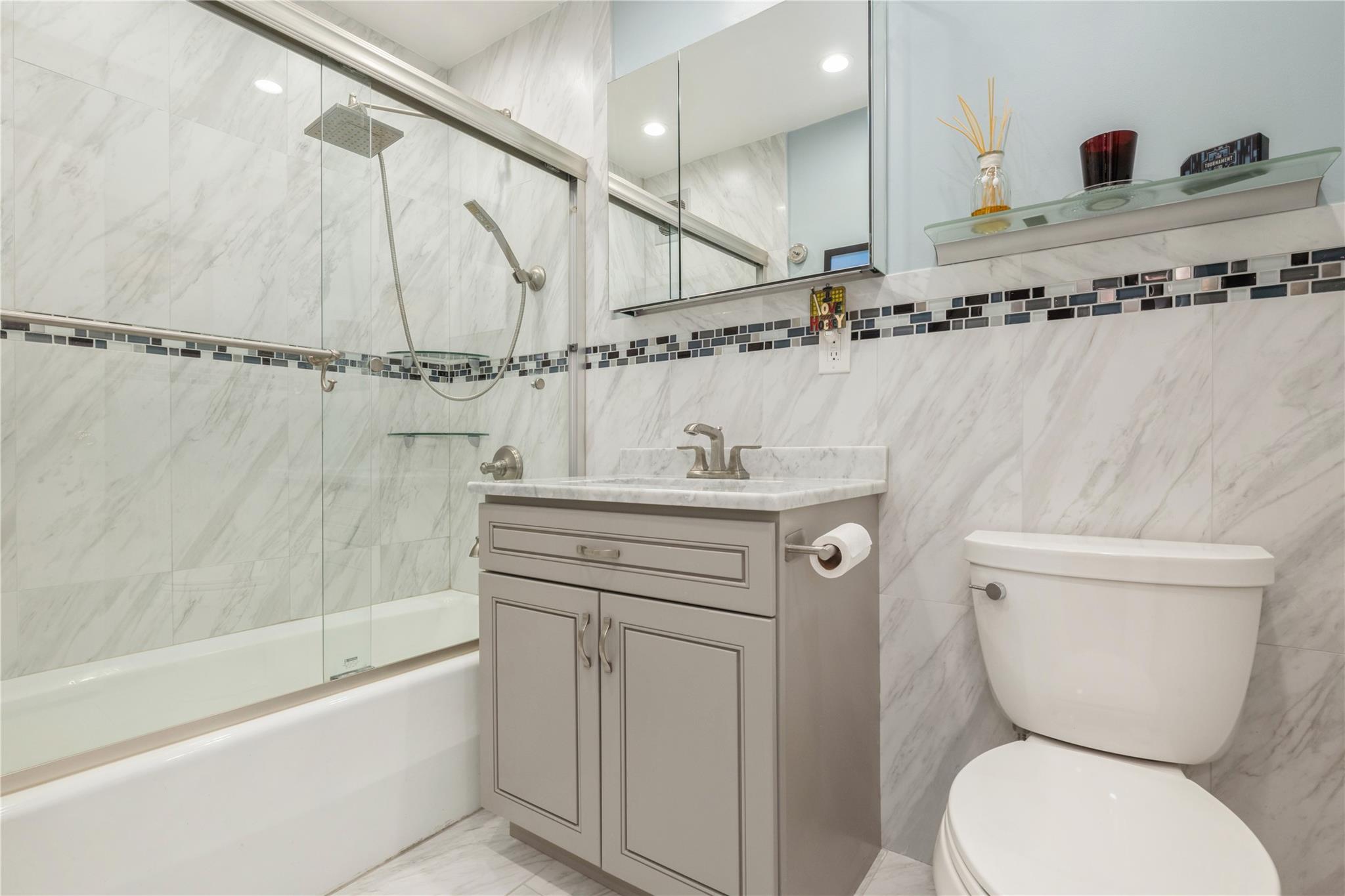 32 Pearsall Avenue #1C, Glen Cove, New York image 27
