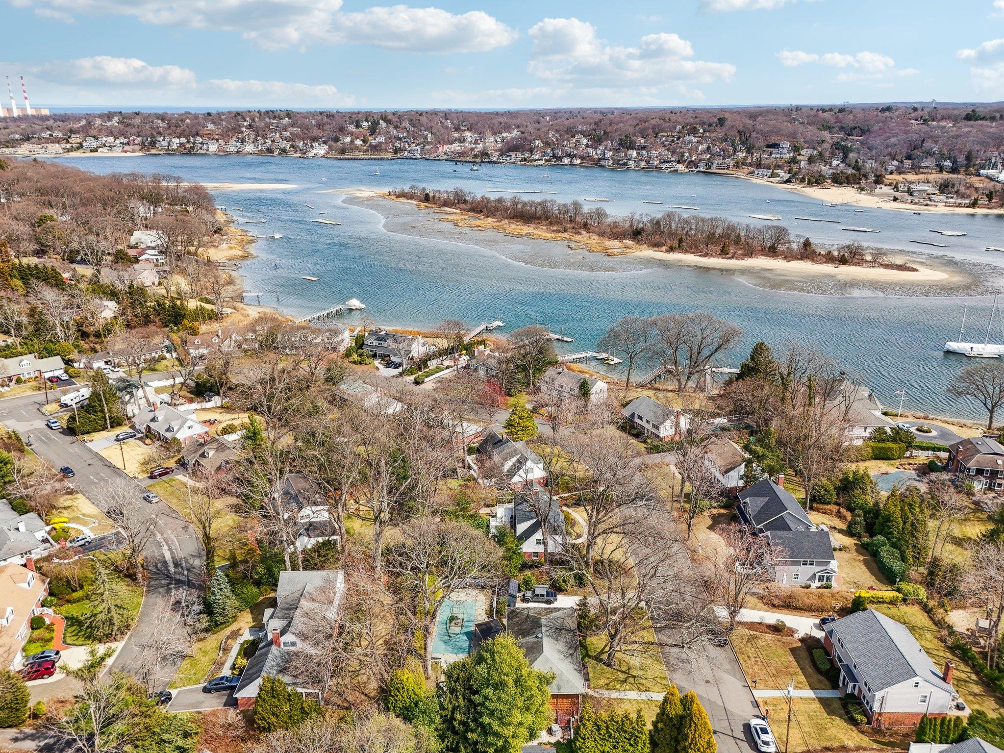 39 Sea Spray Drive, Centerport, New York image 14