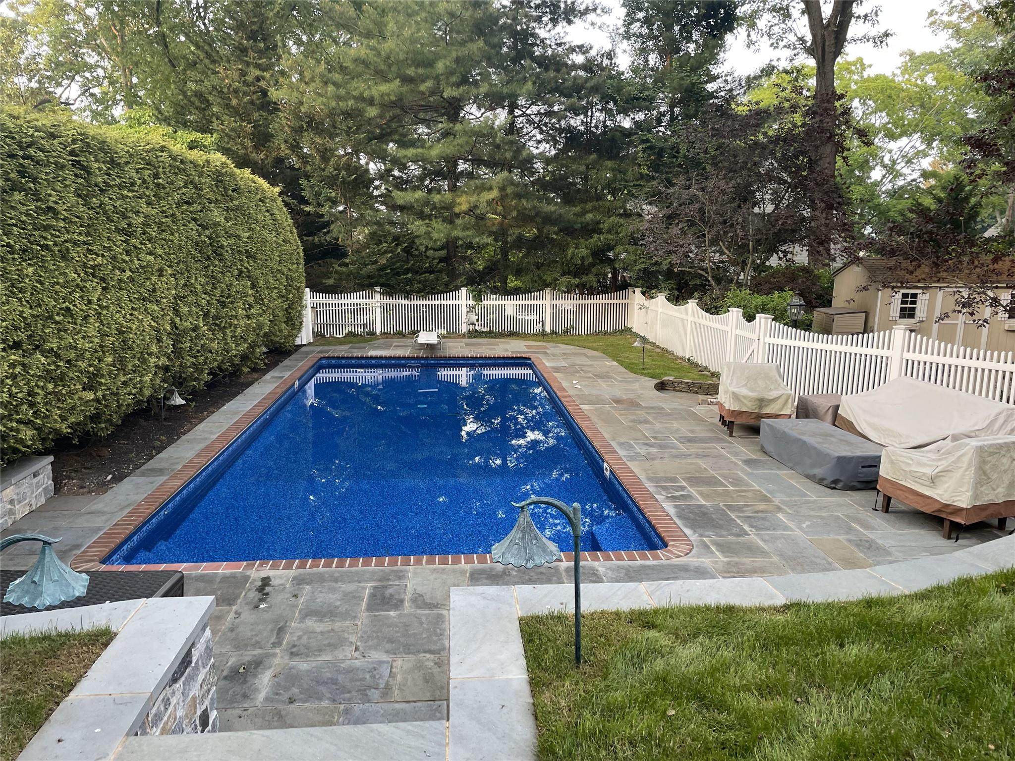 39 Sea Spray Drive, Centerport, New York image 6