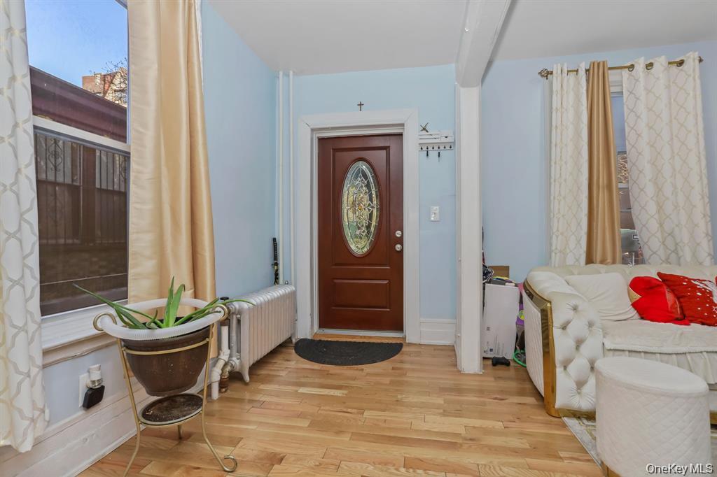 1955 Andrews Avenue - Photo 4