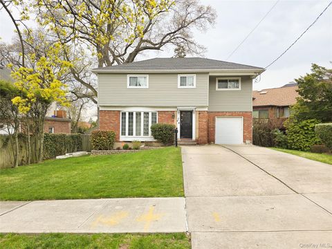 241-11 52 Avenue Douglaston NY 11362