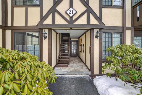 21 Foxwood Drive 8 Pleasantville NY 10570