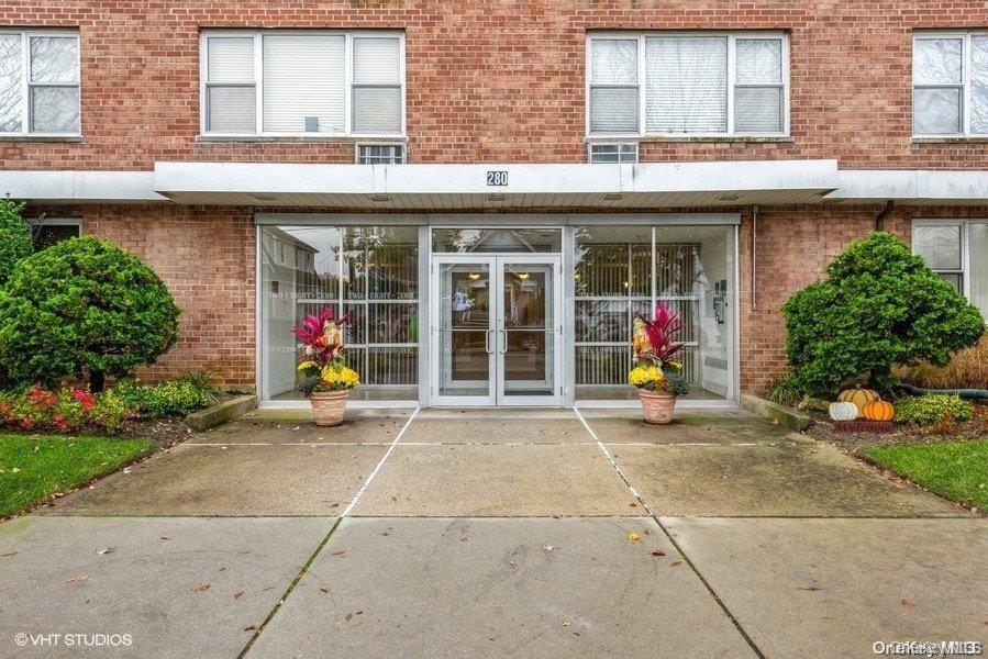 280 Guy Lombardo Avenue #5H