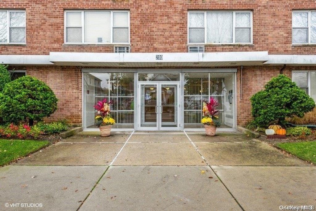 Photo of 280 Guy Lombardo Avenue #5H, Freeport, NY 11520 (MLS # 979594)