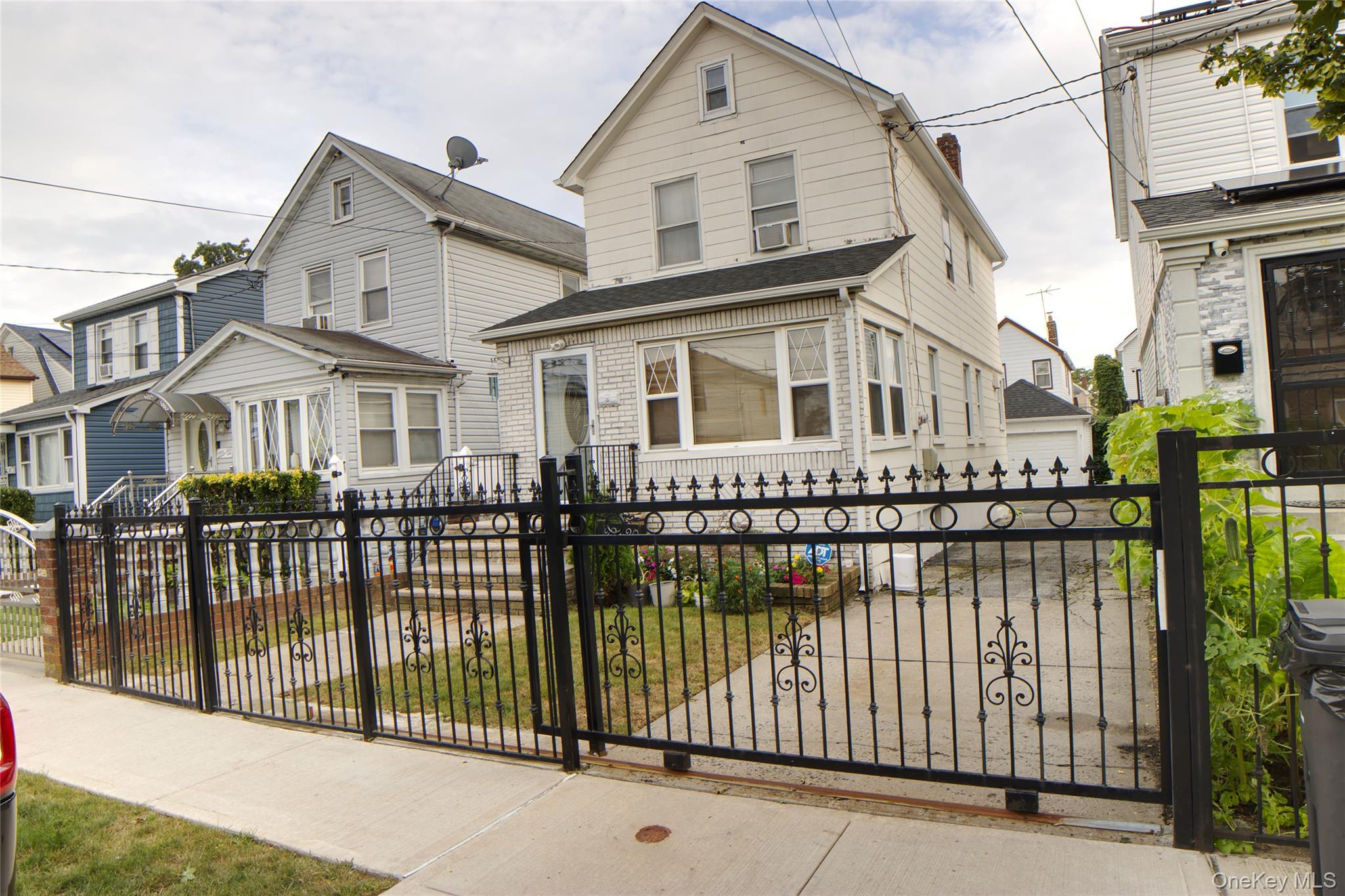 221-30 103rd Avenue - Photo 2
