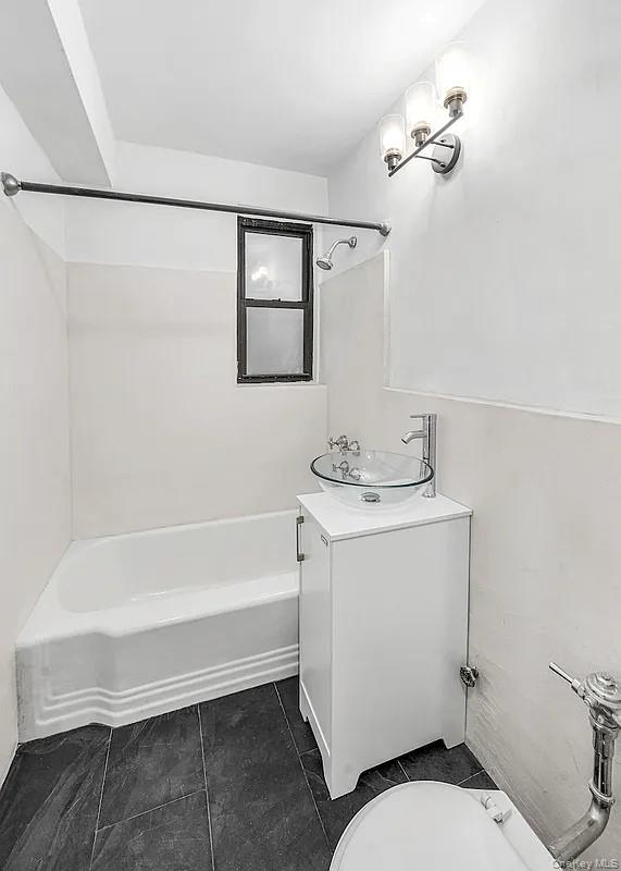 54 East 8th Street 3L