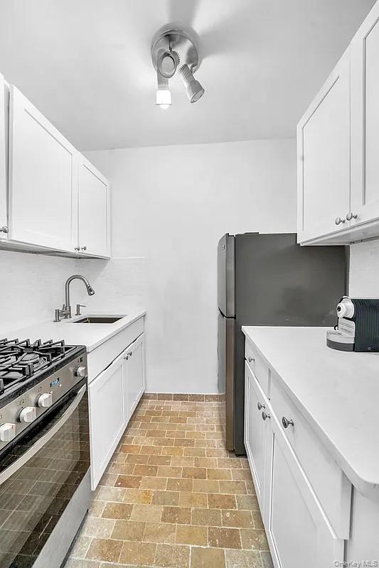54 East 8th Street 3L