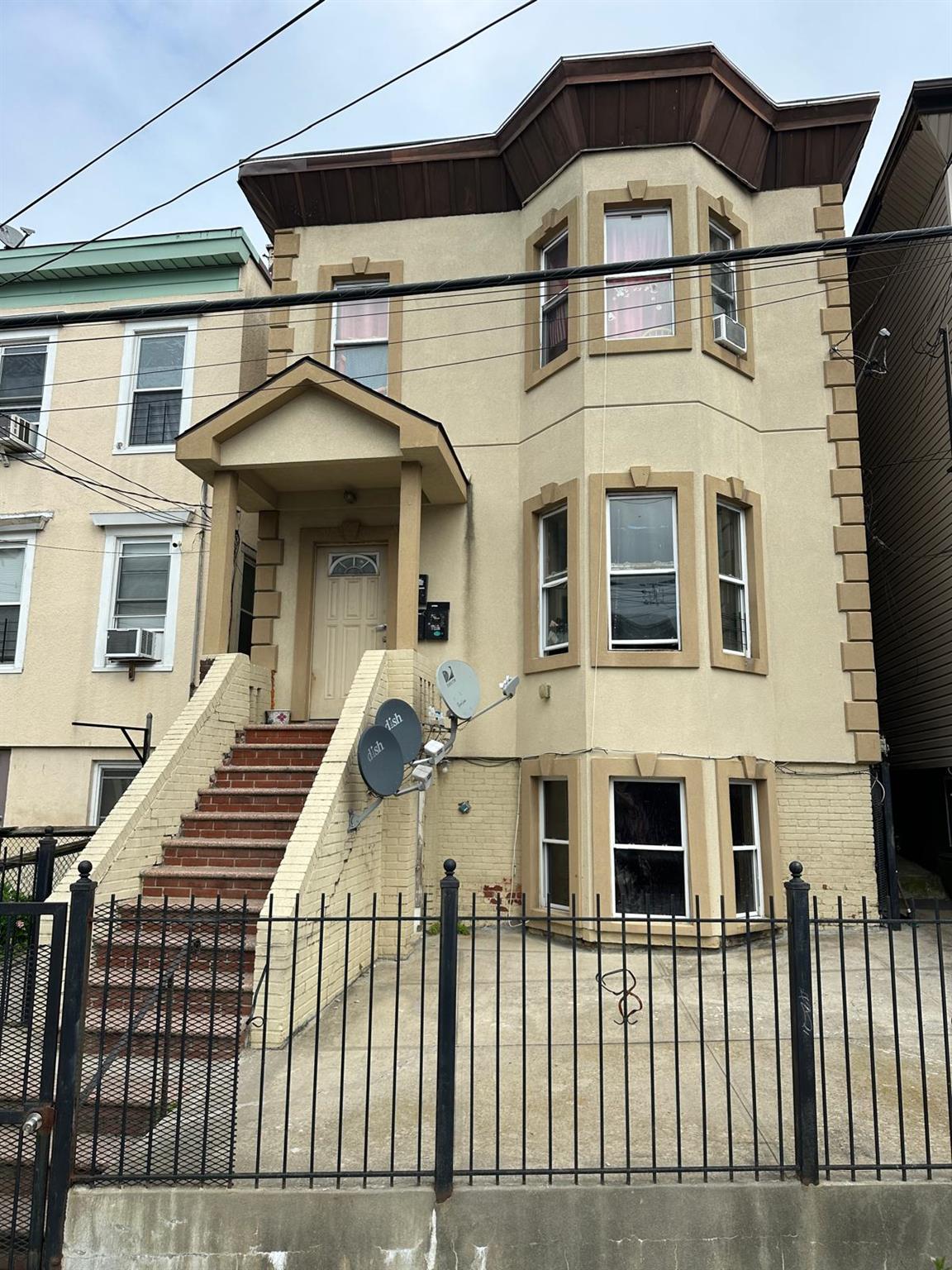 Property for Sale at Beech Street, Yonkers, New York - Bedrooms: 4 
Bathrooms: 3  - $749,000