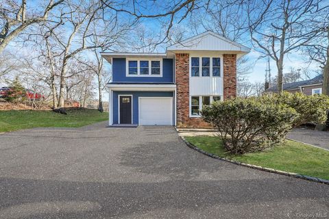 Photo of 95 Berkshire Drive, Farmingville, NY 11738 (MLS # 951572)