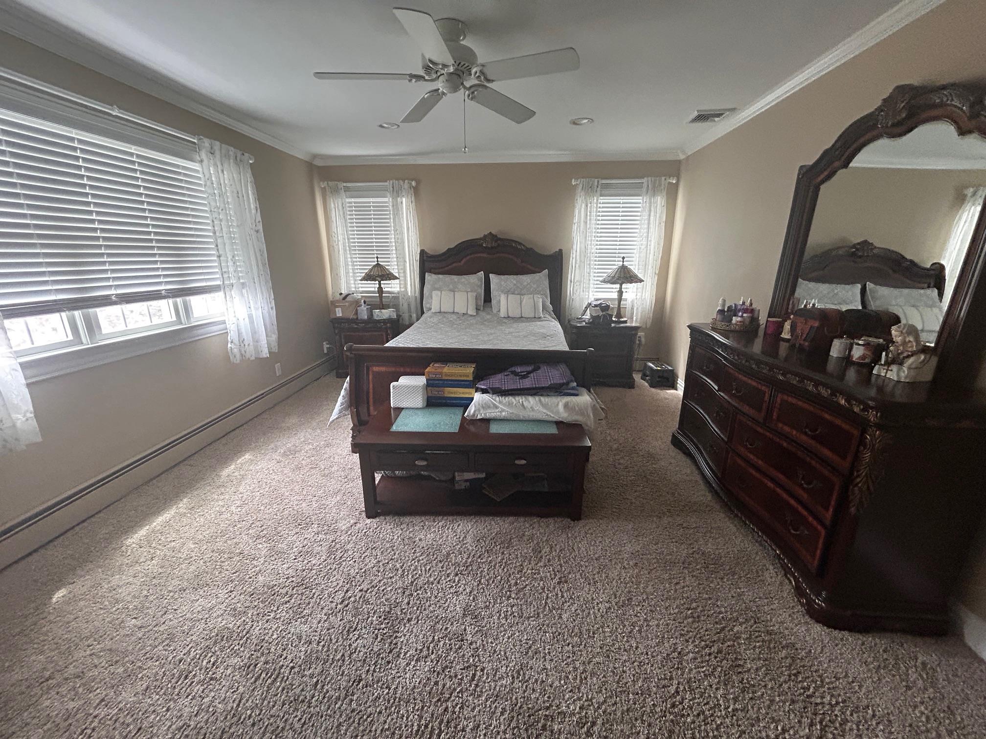 36 Shore Drive, Copiague, New York image 14