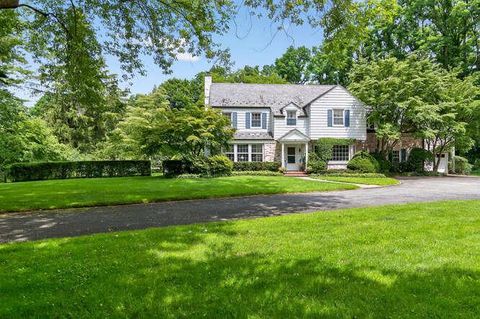 273 Bayville Road Lattingtown NY 11560