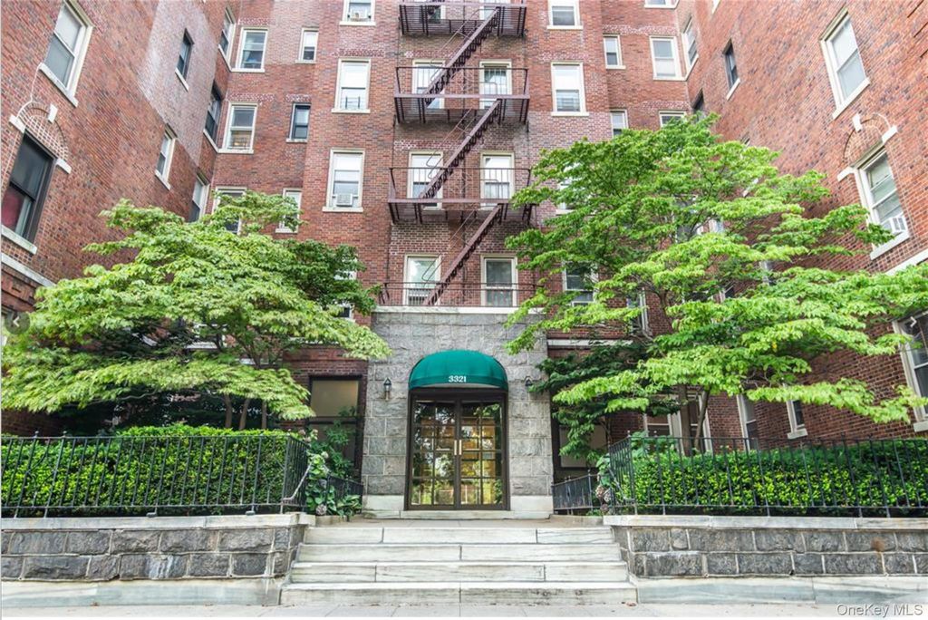 Photo of 3321 Bruckner Boulevard #4M, Bronx, NY 10461 (MLS # 963532)