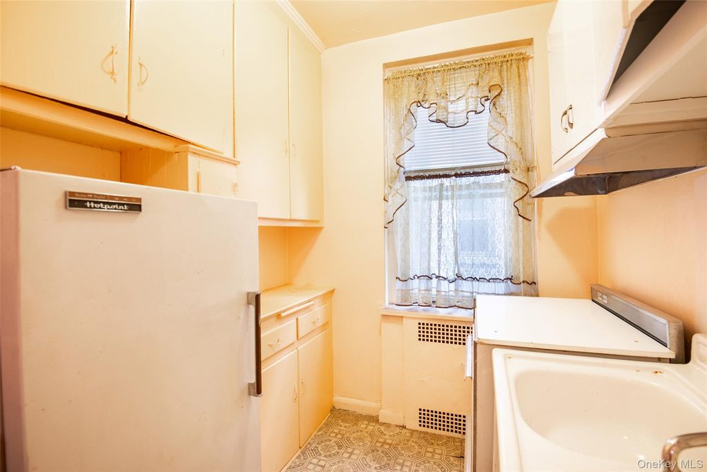 Photo of 3321 Bruckner Boulevard #4M, Bronx, NY 10461 (MLS # 963532)