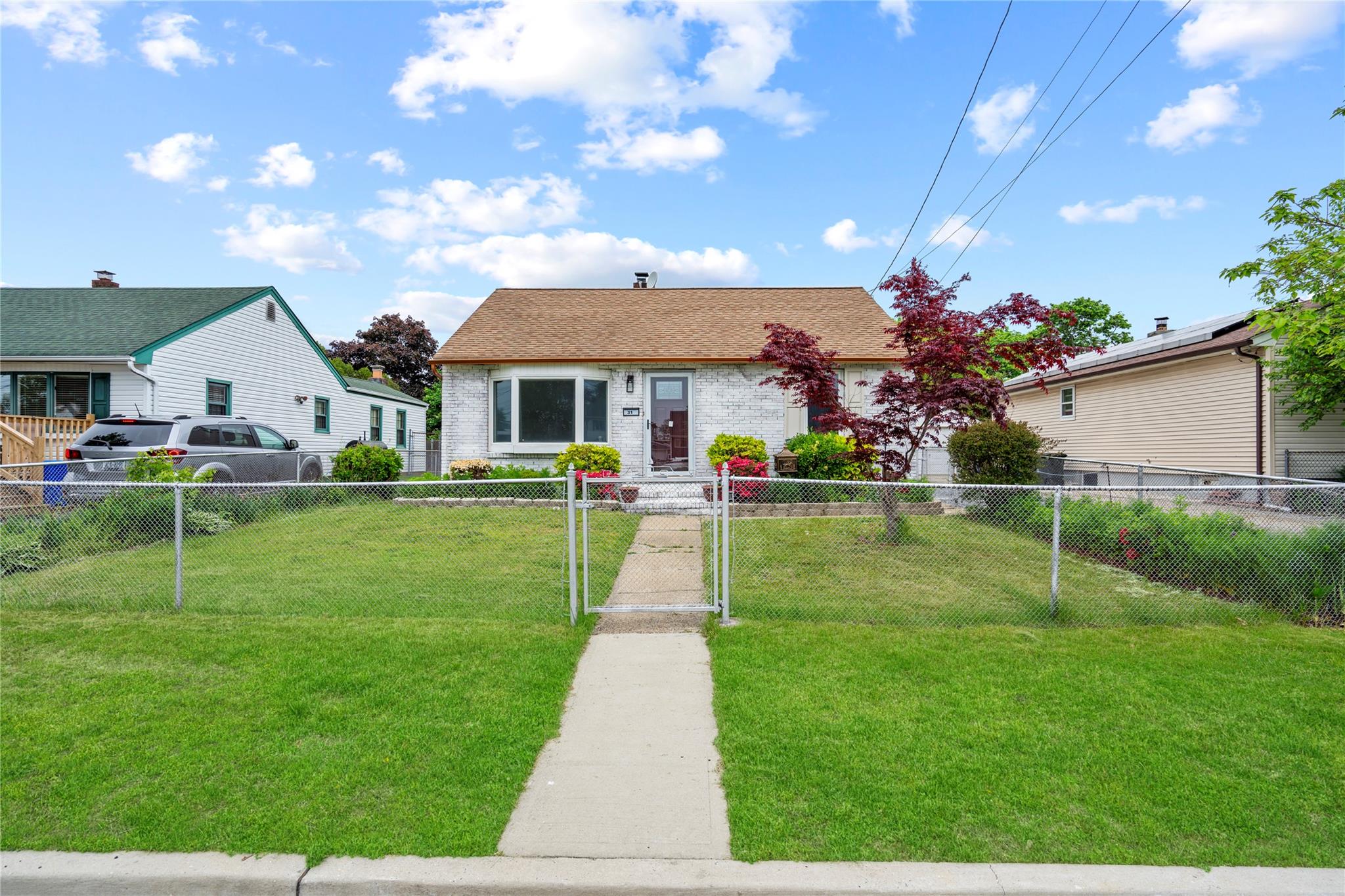 31 Brennan Place, Deer Park, New York image 1
