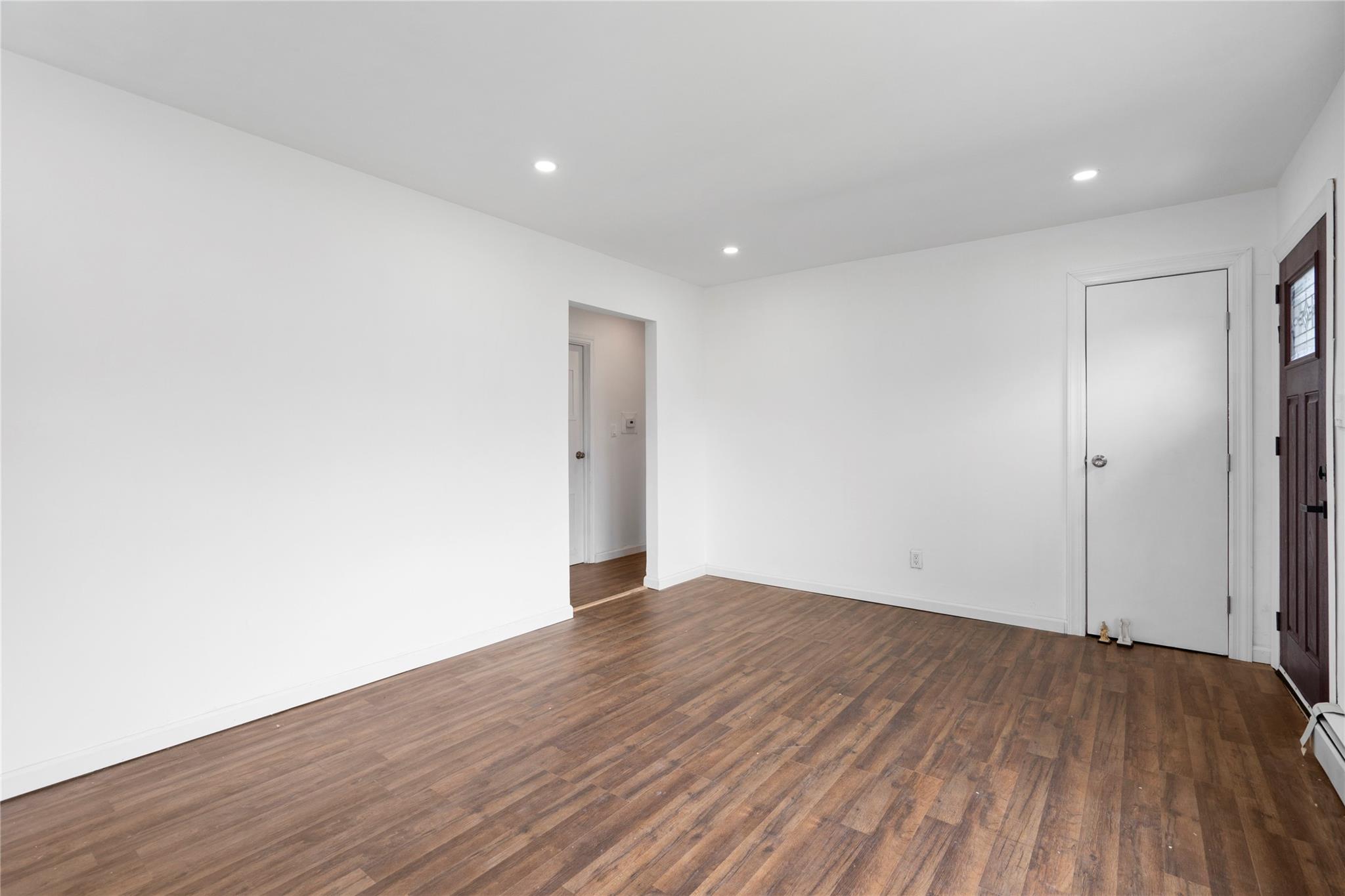 31 Brennan Place, Deer Park, New York image 23