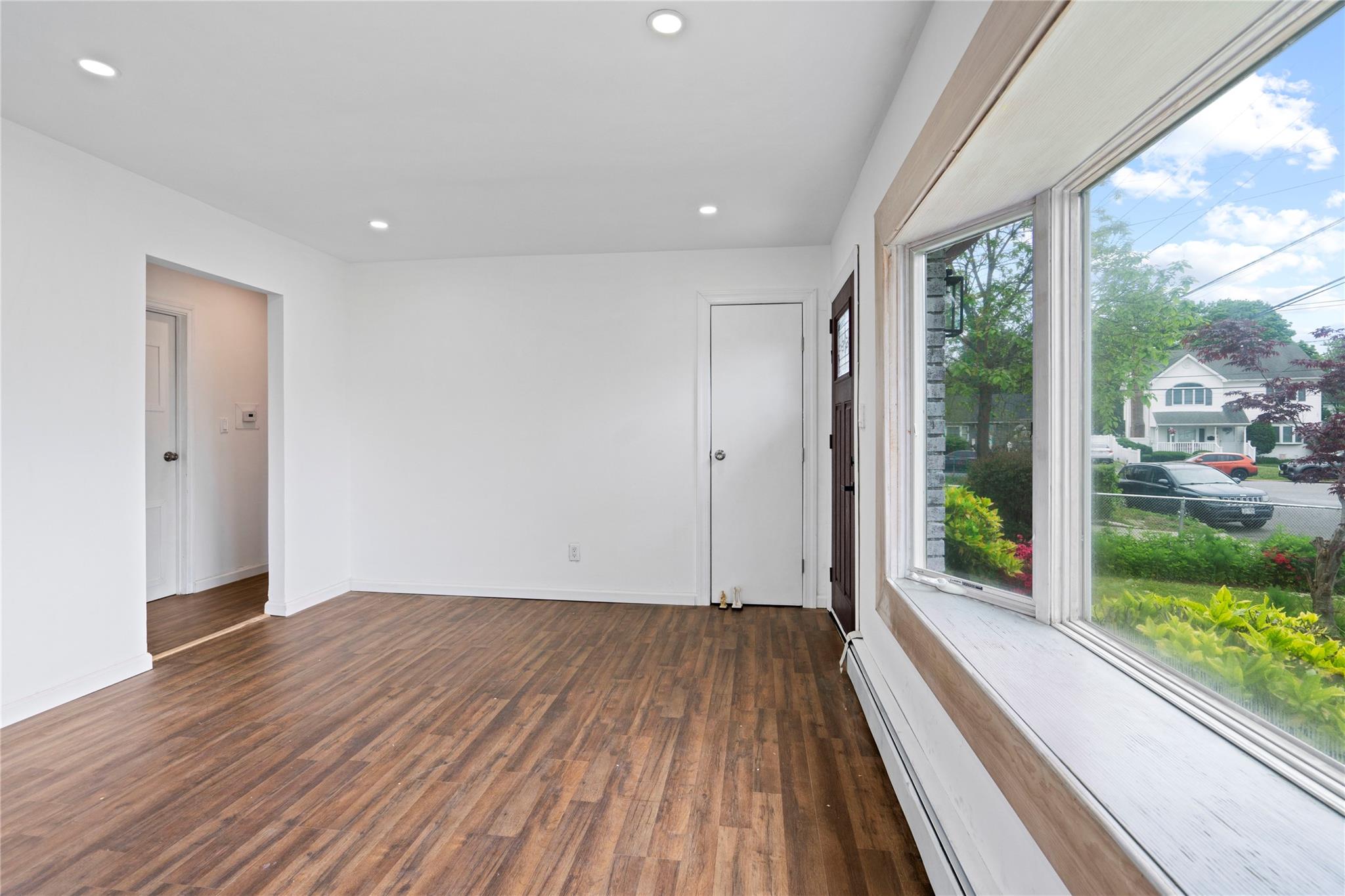 31 Brennan Place, Deer Park, New York image 22