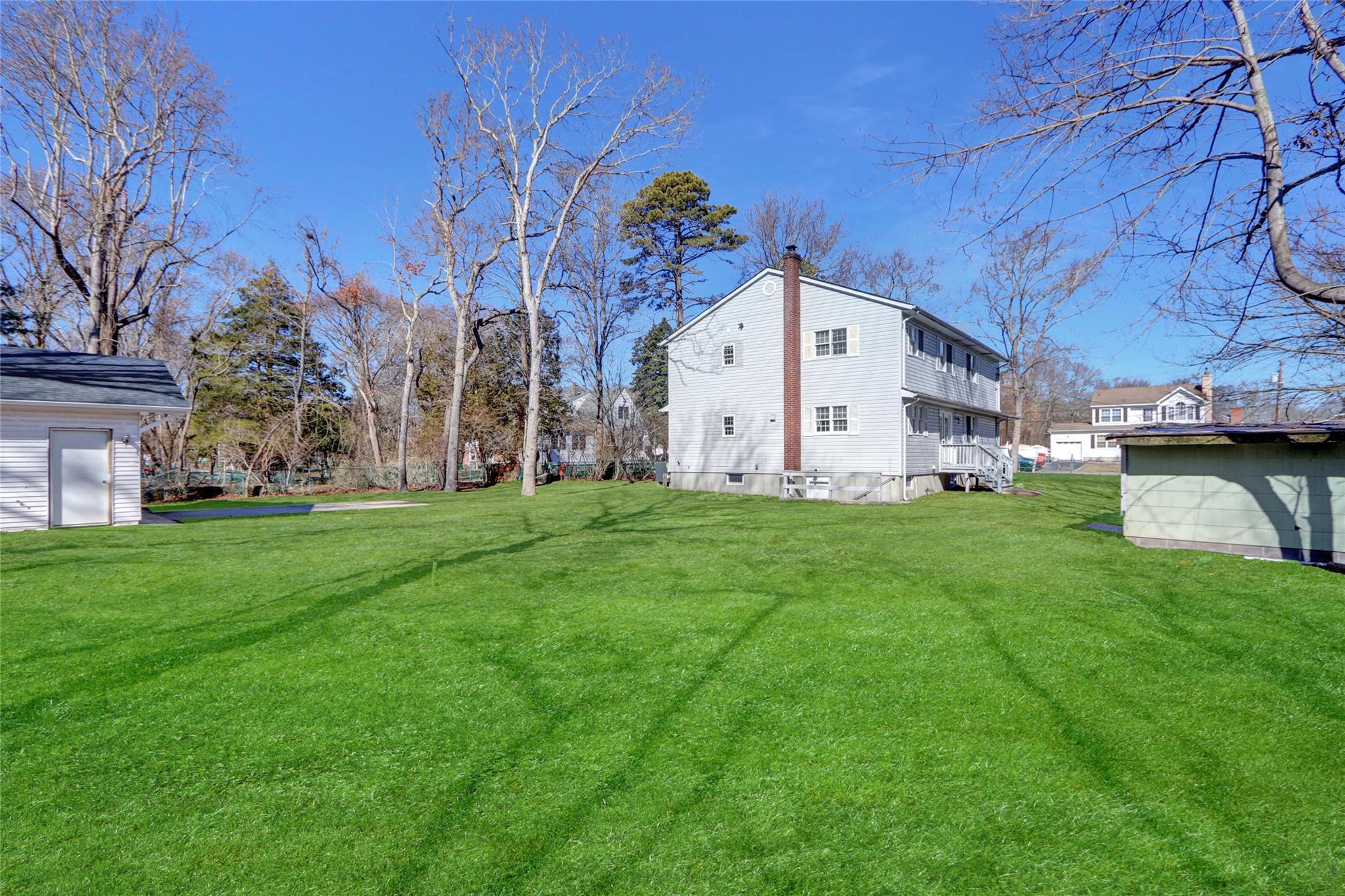 12 Pineway Avenue, Mastic Beach, New York image 9