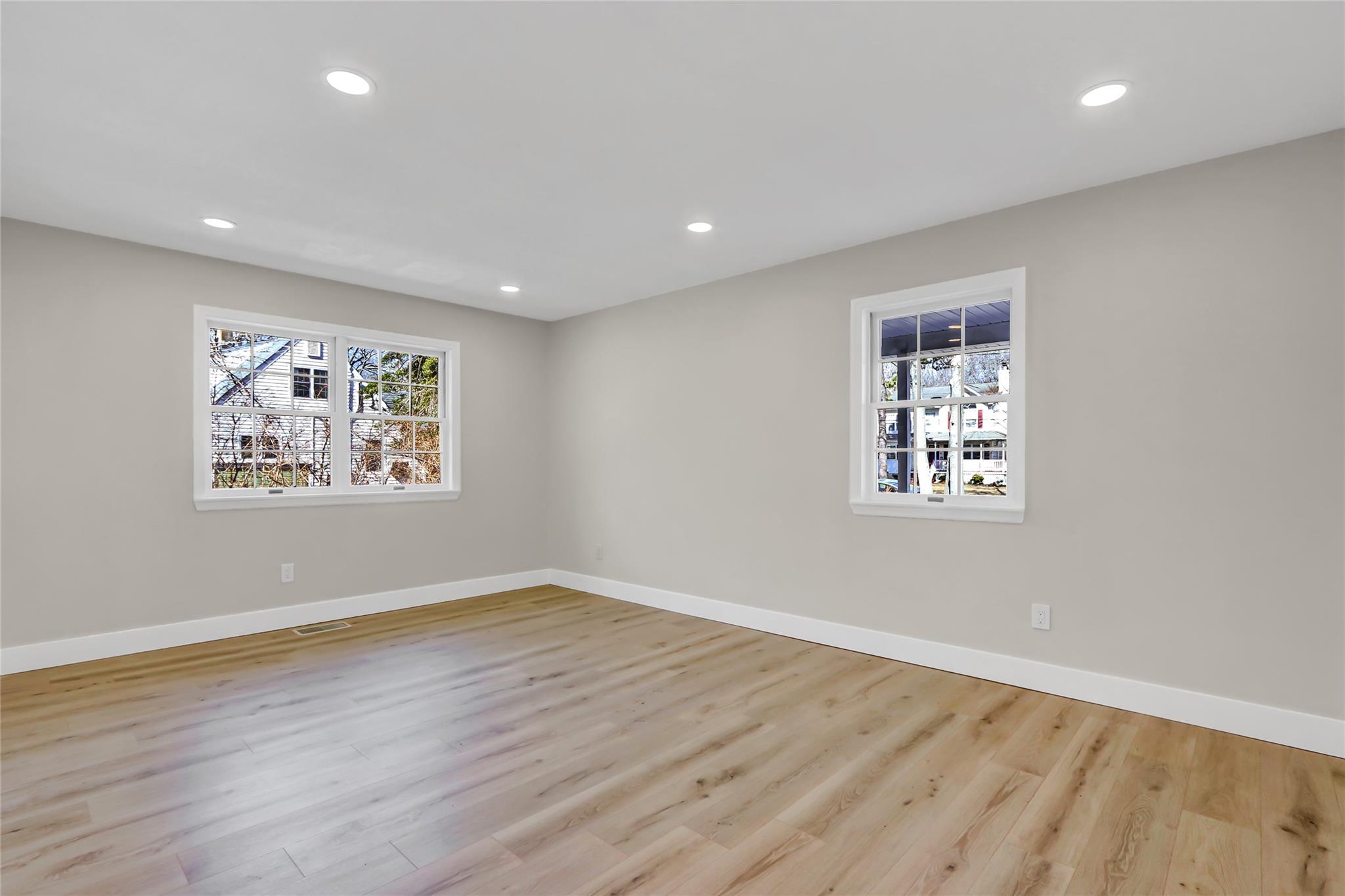 12 Pineway Avenue, Mastic Beach, New York image 12