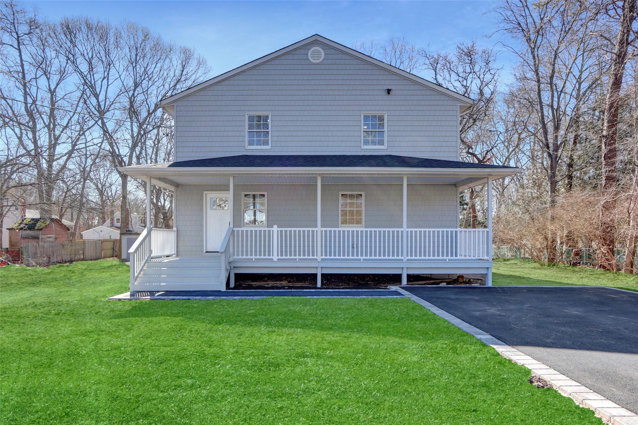12 Pineway Avenue, Mastic Beach, New York image 6
