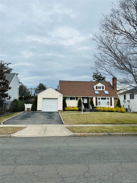 Homes For Sale - 173 Wetherill Road<br/> Garden City, NY 11530